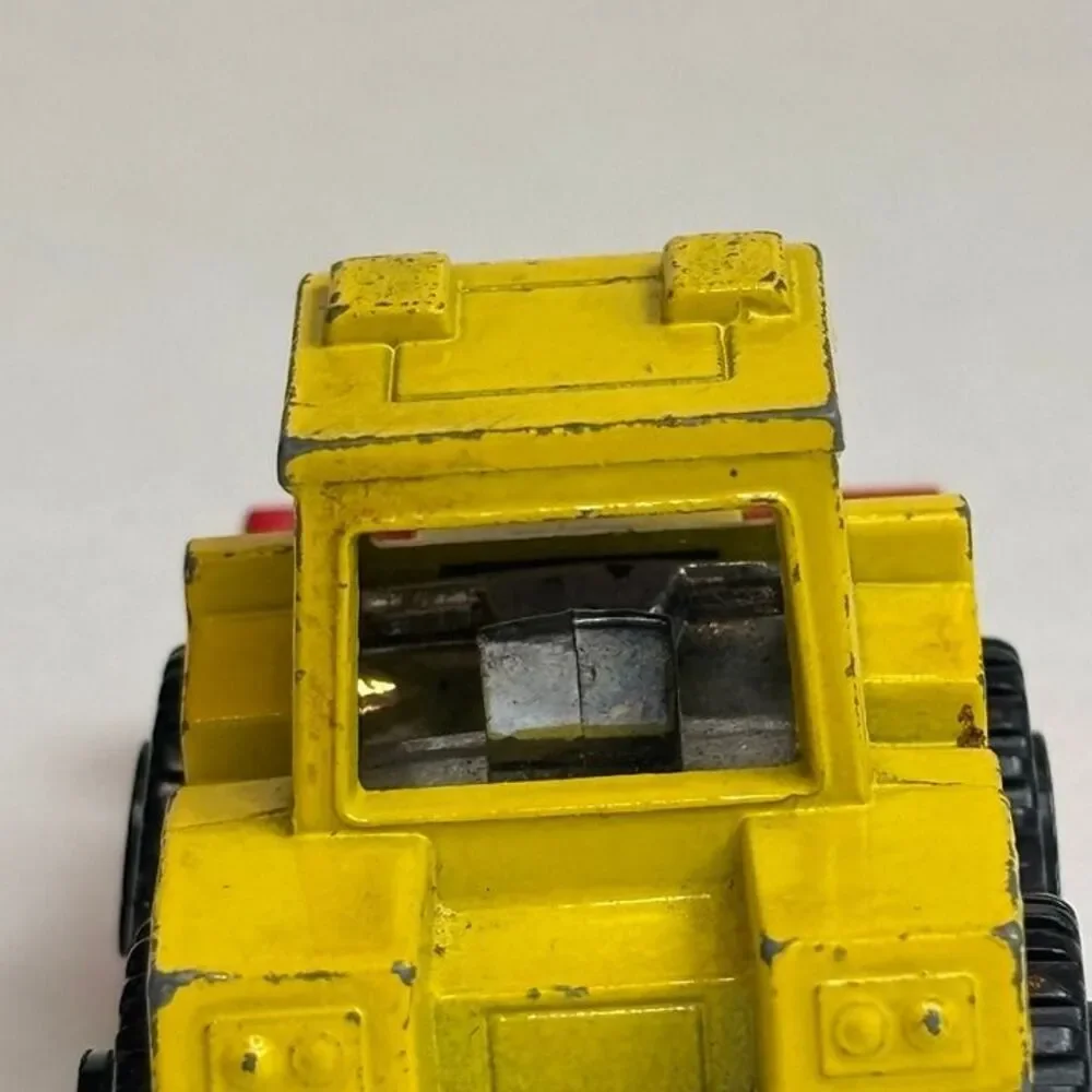 Vintage 1976 Matchbox Lesney England Superfast No 29 Tractor Shovel Yellow Red